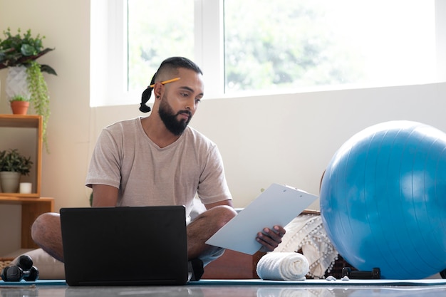 10 Effective Office Workouts to Help You Shed Calories