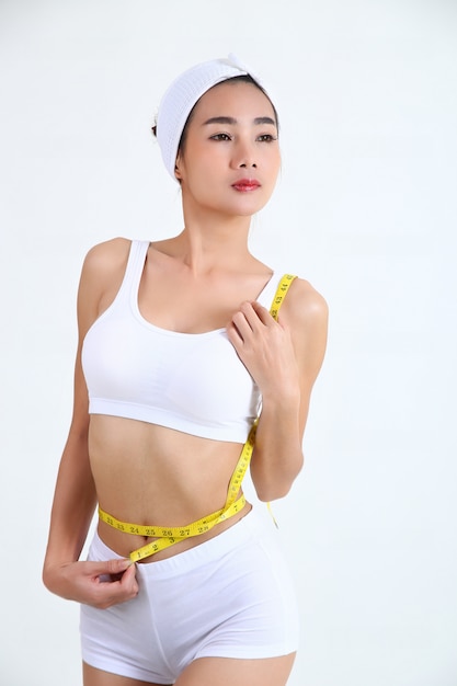 2024 Weight Loss Review: Comparing Semaglutide and Natural Options