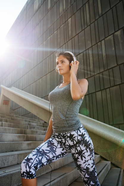 4 Top Exercises to Energize Your Morning While Your Coffee Prepares