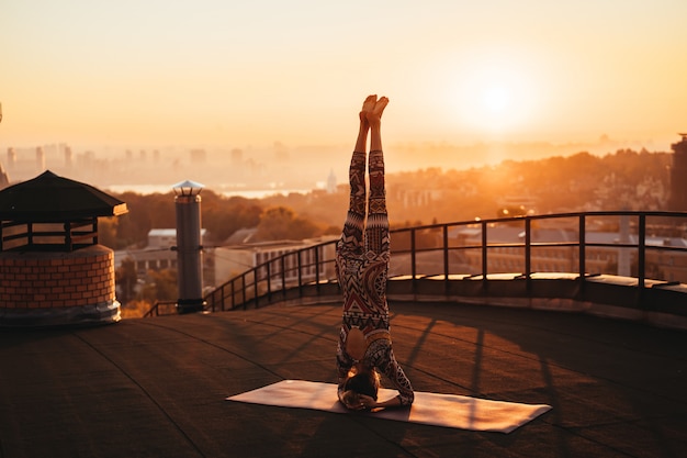 Energizing Morning Stretches to Kickstart Your Day