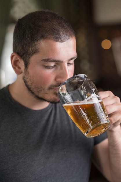 Enhancing Alcohol Addiction Recovery Through Nutrition: 7 Essential Tips and Guidance