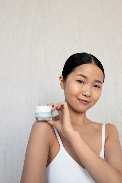 Safeguard Your Complexion: Expert Tips for Selecting the Ideal Facial Moisturizer