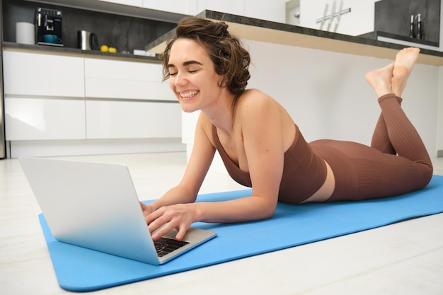 A Step-by-Step Guide to Successfully Selling Your Fitness Blog