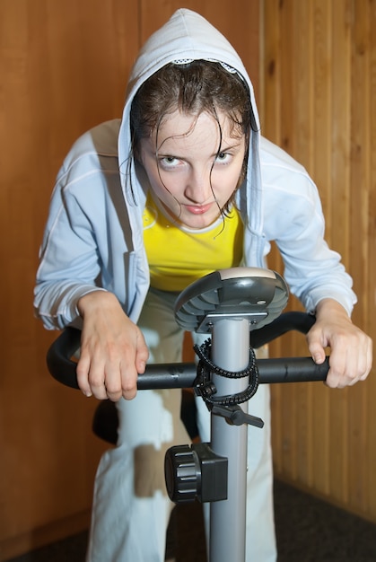 Enhance Your Home Office Experience: 5 Benefits of Owning an Elliptical Trainer